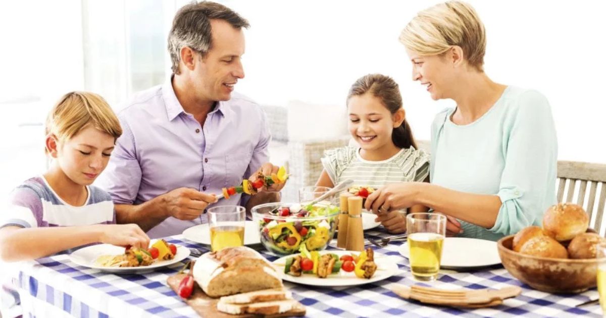 ImportantCool MomFood: A Modern Approach to Family Meals in Today's Fast-Paced World